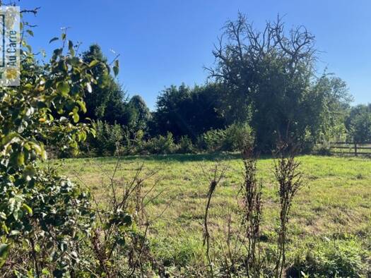 Terrain constructible viabilisé à vendre 180 000 € 1 600 m² de terrain Reux 14130