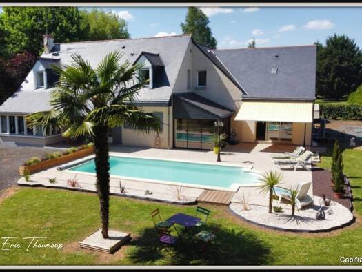 Maison à vendre 569 900 € 8 pièces 6 chambres 270 m² 17 057 m² de terrain Mazé-Milon 49630