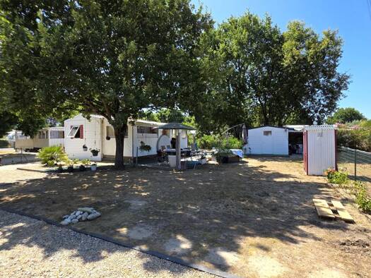 Propriété de loisirs à vendre 169 000 € 401 m² de terrain Saint-Pierre-d'Oléron 17310