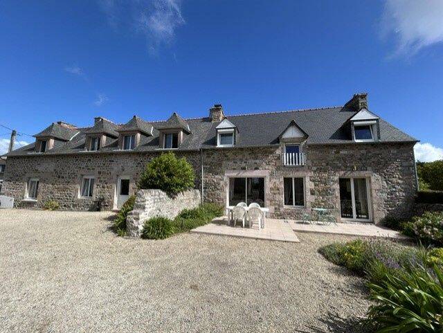 Maison 8 pièces 240 m² · à La Bouillie · 240 m² · 449 000 €