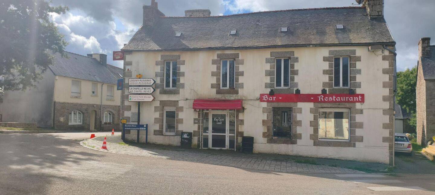 Maison 6 pièces 185 m² · à Plougonver · 185 m² · 57 000 €