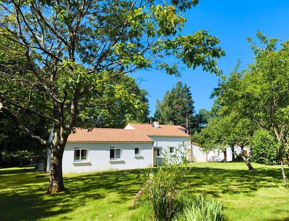 Maison 10 pièces 173 m² · à Chauvé · 173 m² · 450 000 €
