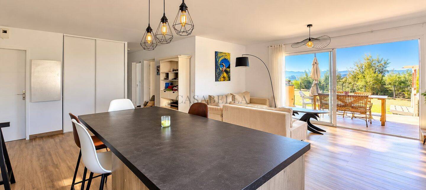 Appartement 3 pièces 82 m² · à Alata · 82 m² · 395 000 €