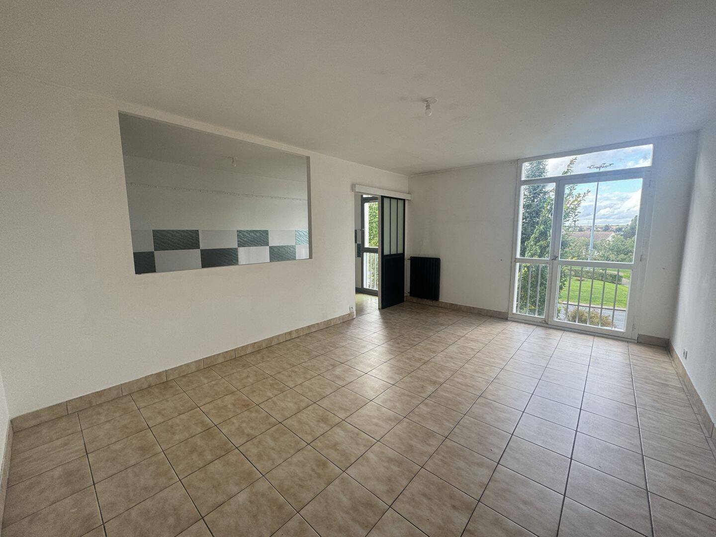 Appartement 5 pièces 99 m² · à Compiègne · 98,6 m² · 890 €/mois