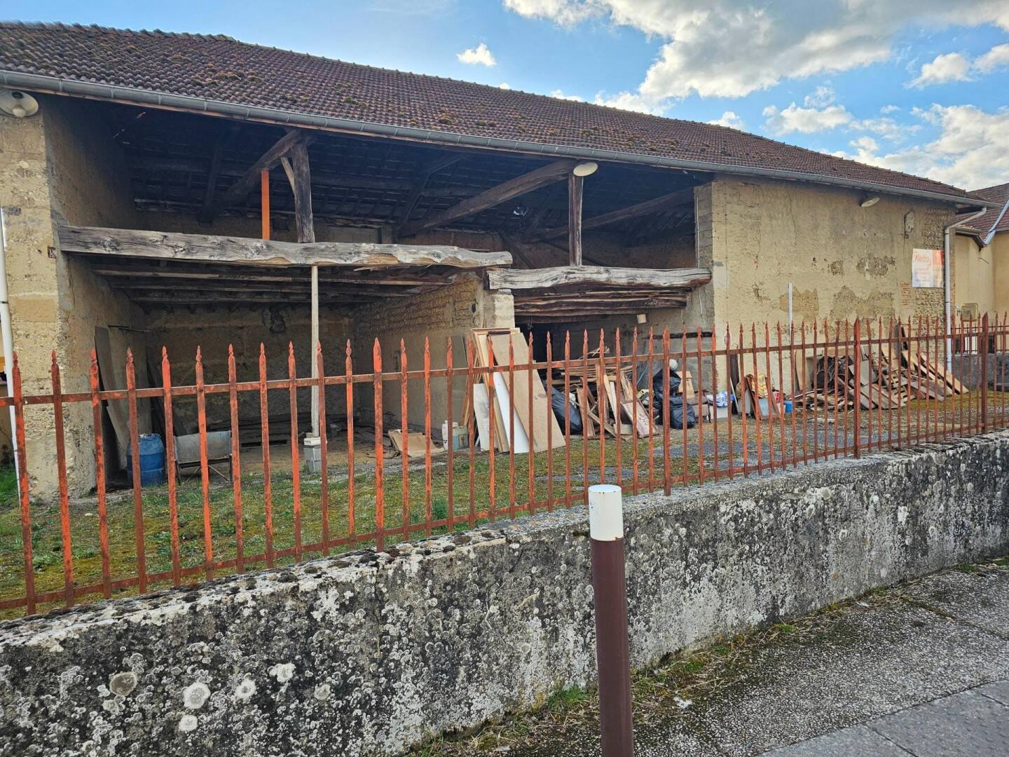 Maison 6 pièces 244 m² · à Eydoche · 244 m² · 80 000 €
