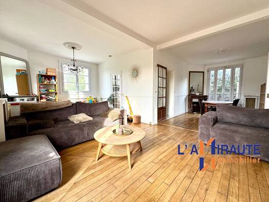 Maison à vendre 965 000 € 7 pièces 4 chambres 130 m² 785 m² de terrain Blanches-Pierrats-Tonkin Houilles 78800