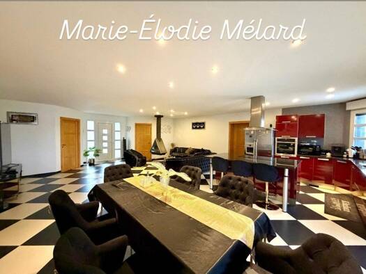 Maison de plain-pied à vendre 465 000 € 6 pièces 3 chambres 156 m² 1 613 m² de terrain Viviers-sur-Chiers 54260