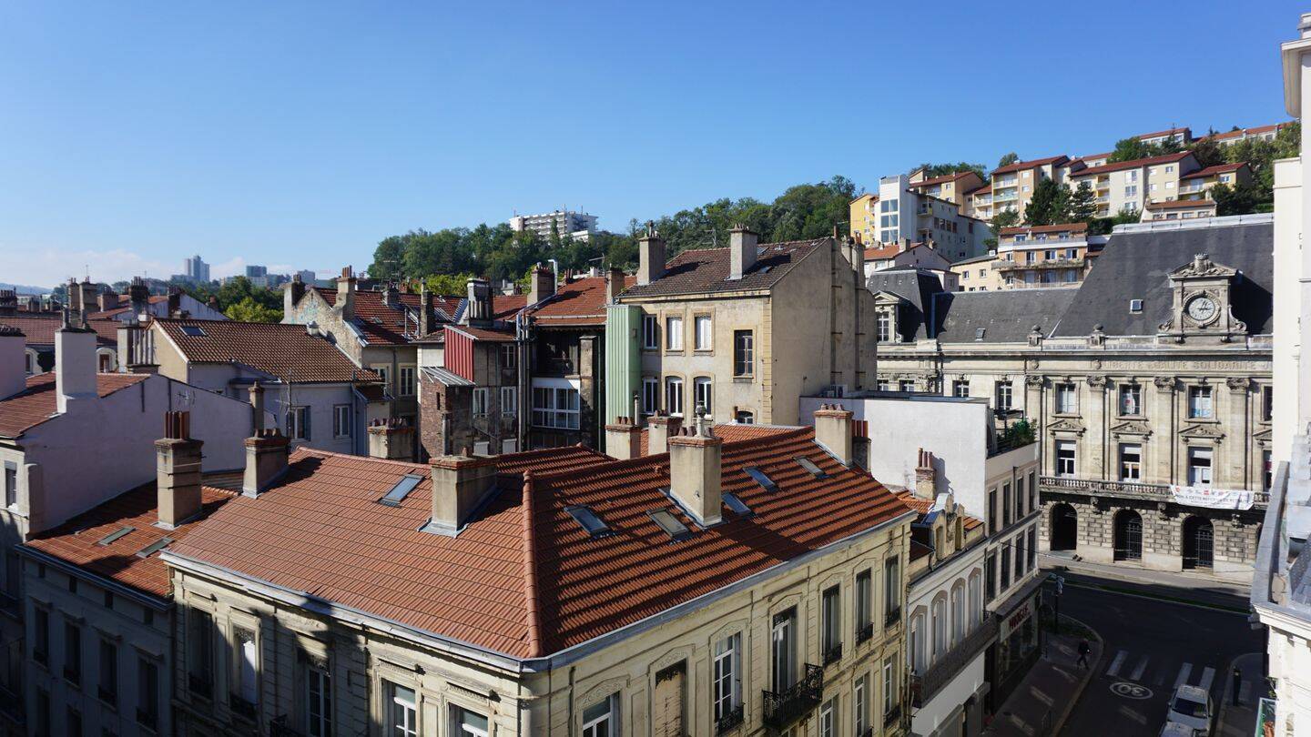 Appartement 5 pièces 140 m² · à Saint-Étienne · 139,5 m² · 180 000 €