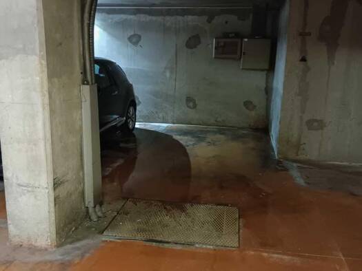 Parking à louer 100 € 12 m² Zone Pietonne Avignon 84000