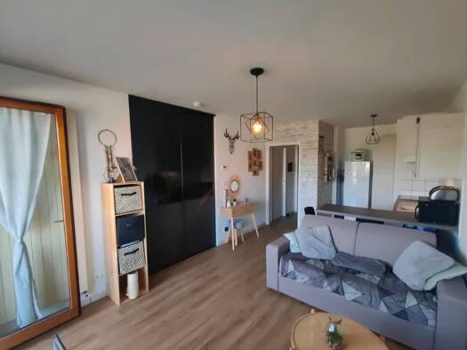 Appartement à louer 927 € 2 pièces 1 chambre 33 m² Étage 1/5 Cités Thonon-les-Bains 74200