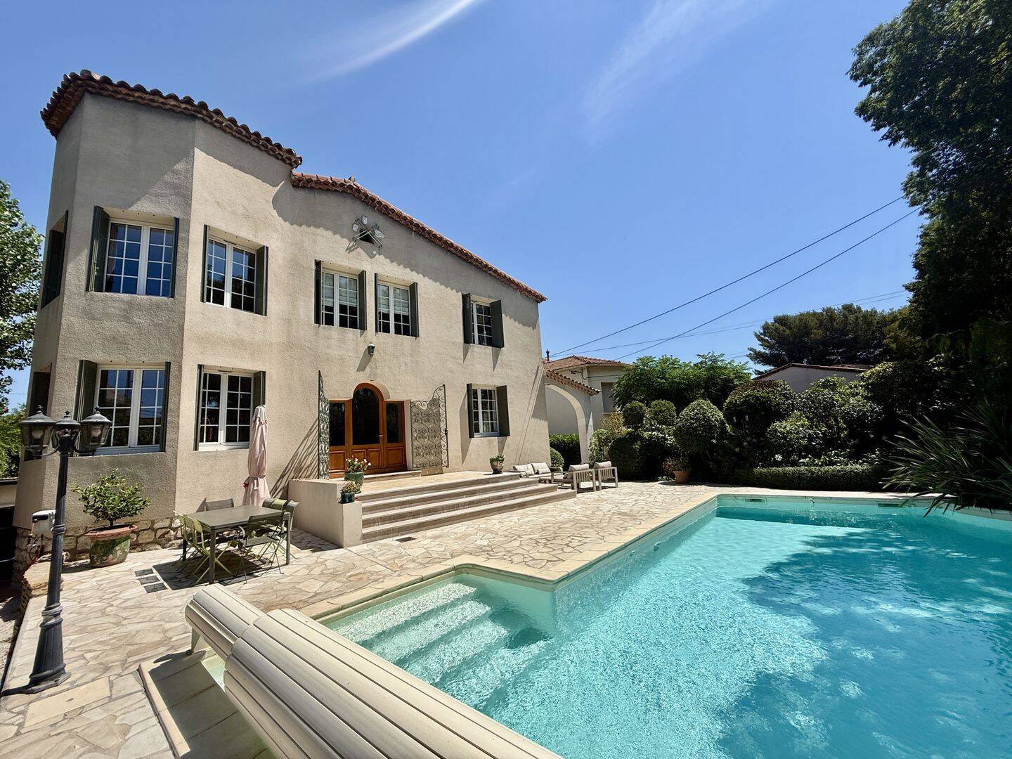 Maison 6 pièces 233 m² · à Marseille 12ème Arrondissement · 233 m² · 1 550 000 €