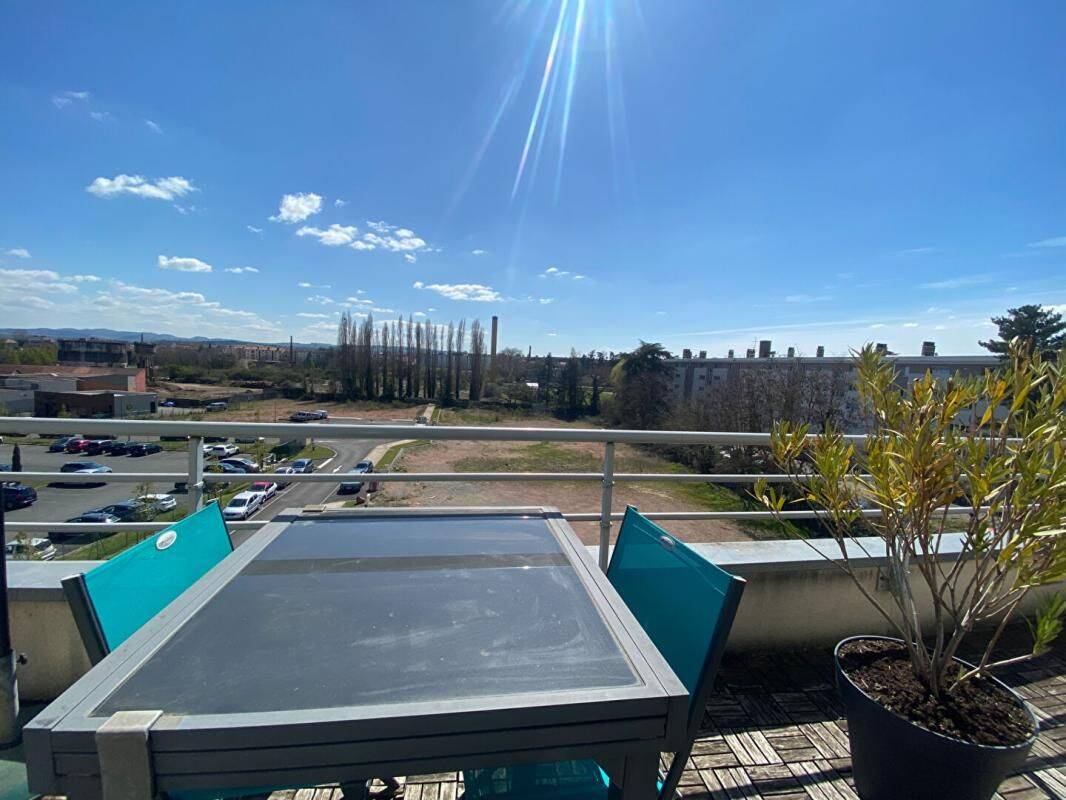 Appartement 2 pièces 57 m² · à Roanne · 57 m² · 90 000 €