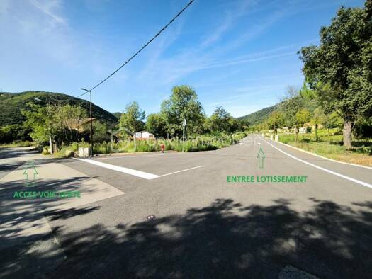 Terrain constructible viabilisé à vendre 108 000 € 704 m² de terrain Colombières-sur-Orb 34390