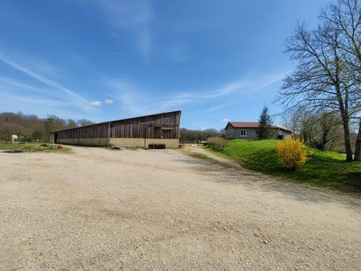 Villa à vendre 450 000 € 6 pièces 4 chambres 135 m² 125 000 m² de terrain Pays de Belvès 24170