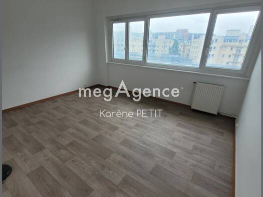 Appartement à vendre 178 000 € 2 pièces 1 chambre 51 m² 2ème étage Chemin Dupuis-Paradis Cergy 95000