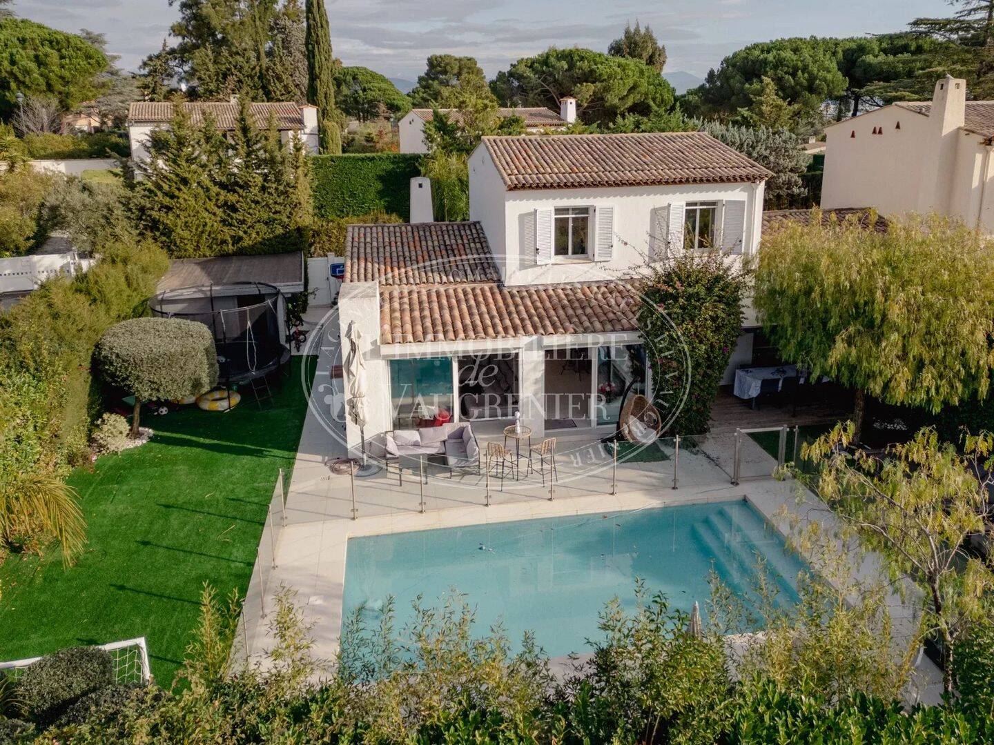Maison 5 pièces 146 m² · à Villeneuve-Loubet · 145,8 m² · 1 595 000 €