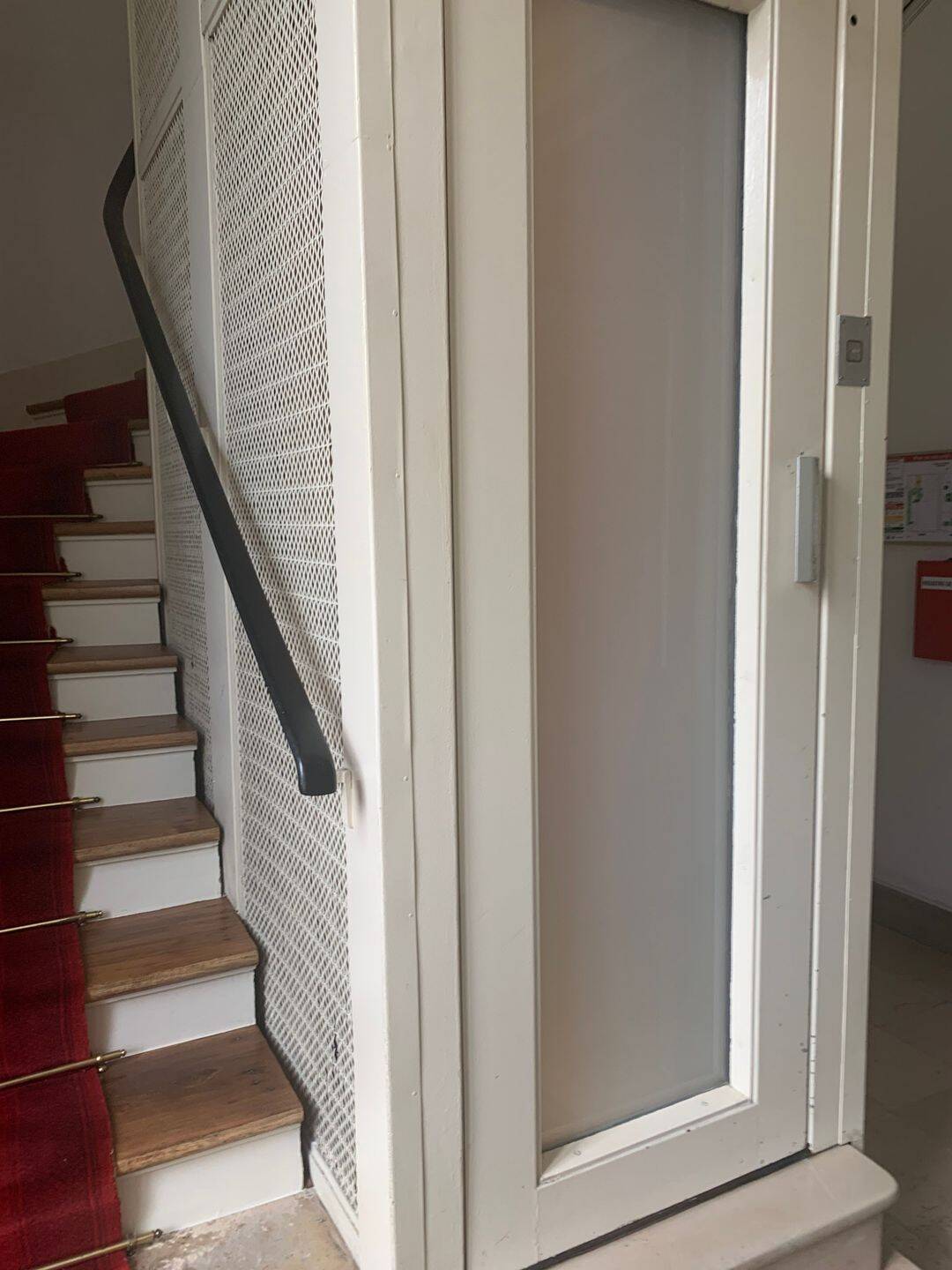 Appartement 1 pièce 15 m² · à Paris 8ème Arrondissement · 15 m² · 1 050 €