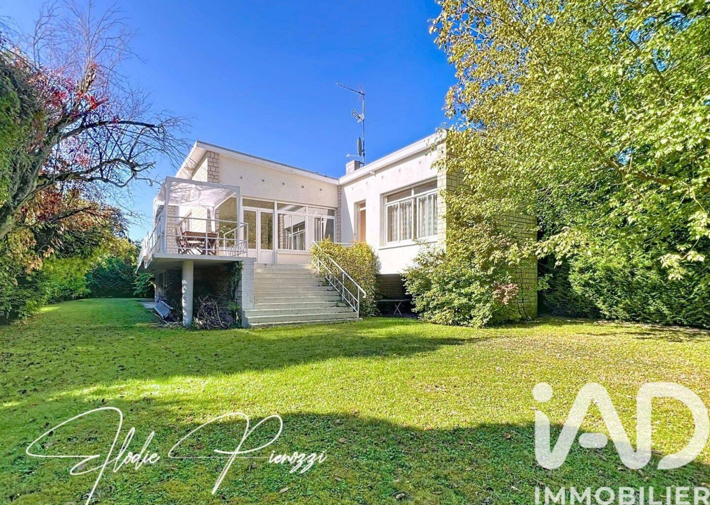 Maison 7 pièces 141 m² · à Vaux-sur-Seine · 140,9 m² · 824 000 €