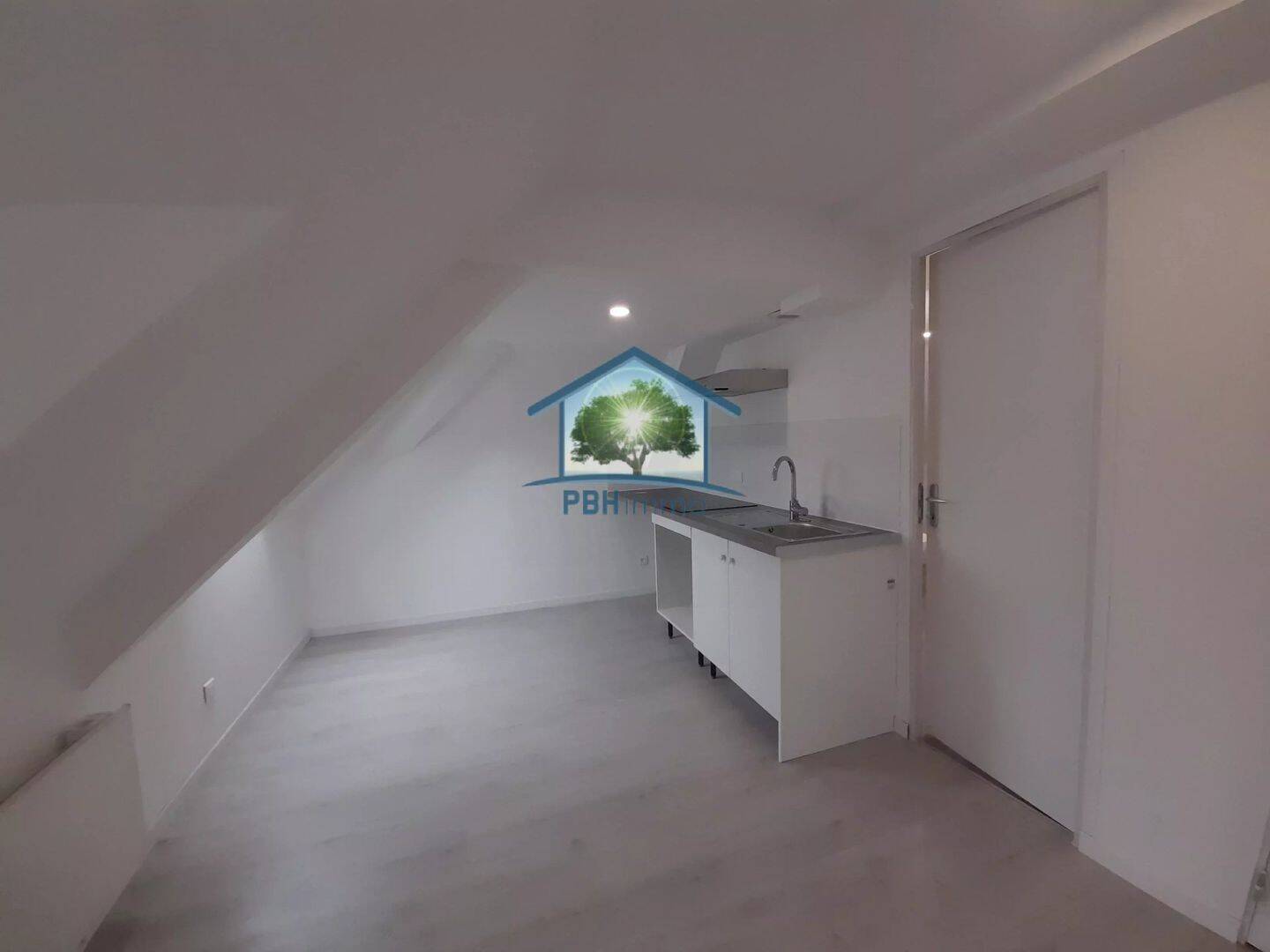 Appartement 1 pièce 28 m² · à Eygurande · 28,3 m² · 490 €