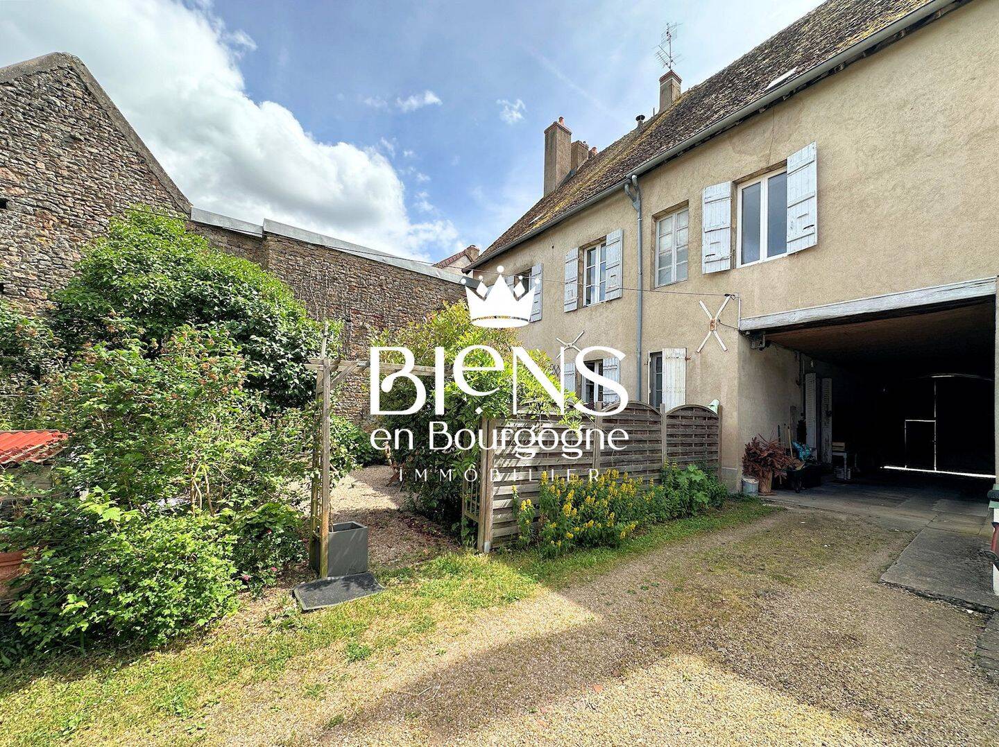Maison 6 pièces 205 m² · à Couches · 205 m² · 223 000 €