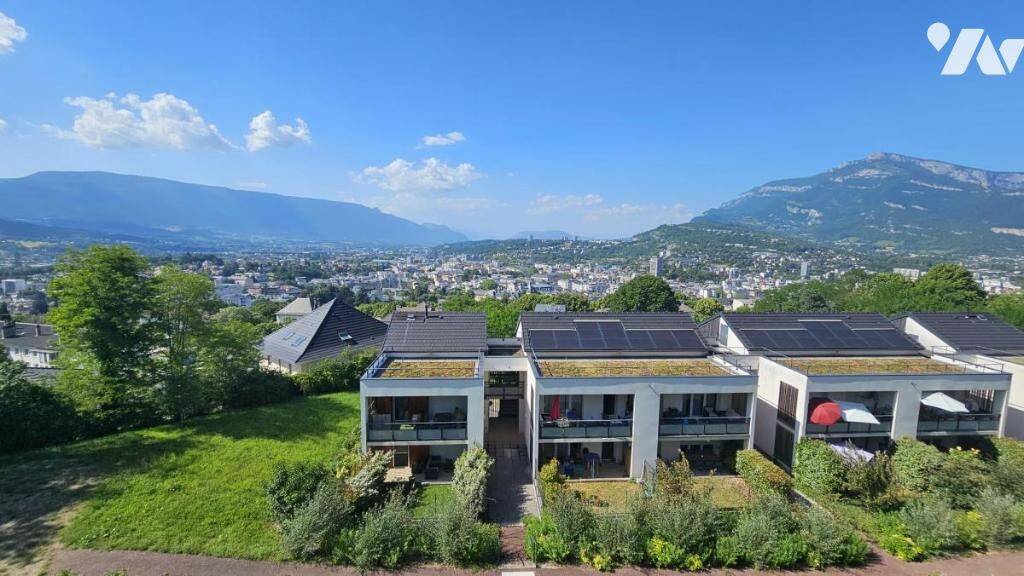 Appartement 4 pièces 82 m² · à Jacob-Bellecombette · 81,6 m² · 349 800 €