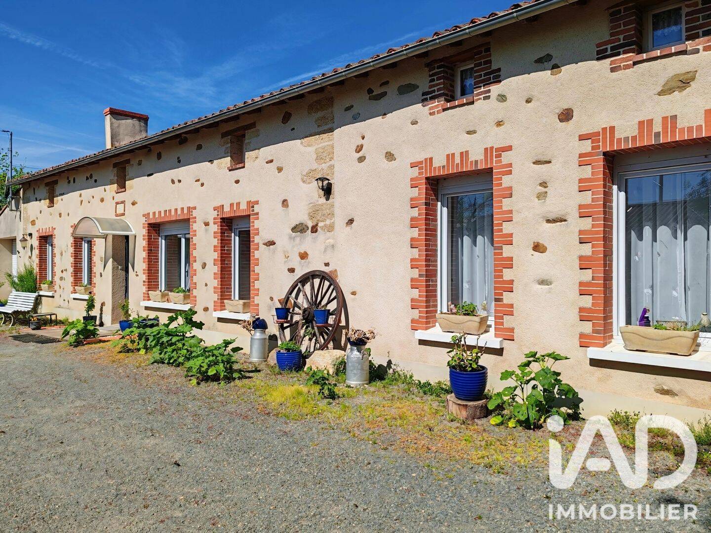 Maison 6 pièces 205 m² · à Saint-Paul-du-Bois · 205 m² · 322 000 €