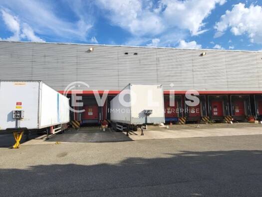 Entrepôt à louer 51 864 € 6 081 m² d'espace de stockage Zone d'Activité Maurepas 78310