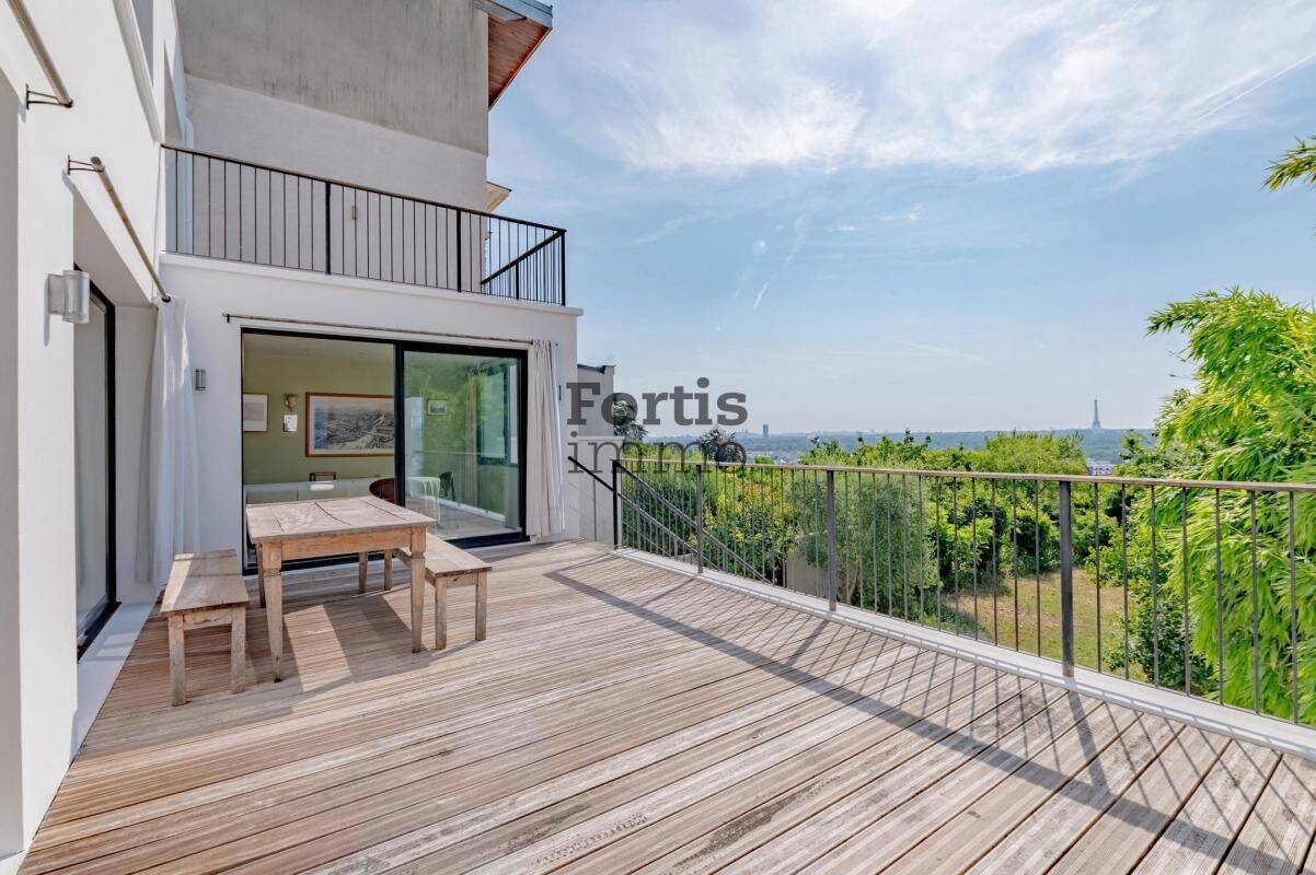 Maison 10 pièces 328 m² · à Suresnes · 328 m² · 2 445 000 €