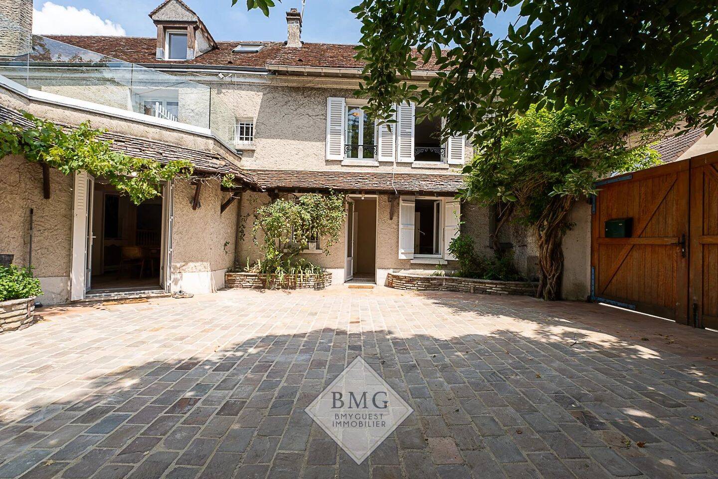 Maison 8 pièces 220 m² · à Chalifert · 220 m² · 6 950 €/mois