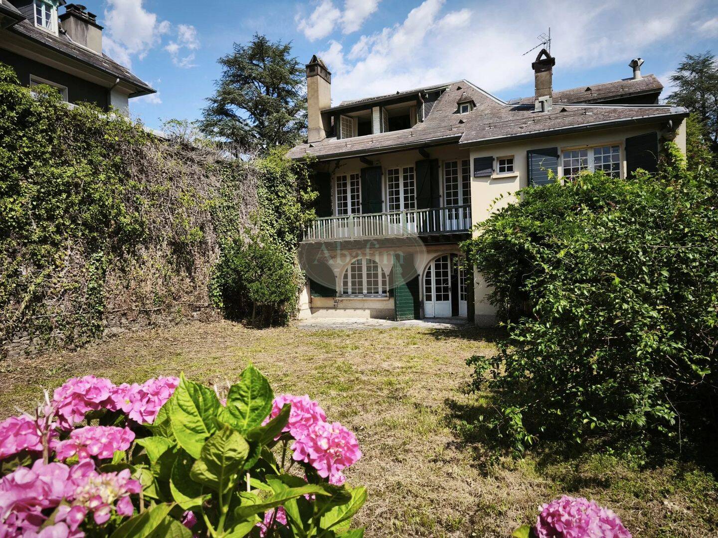 Maison 10 pièces 200 m² · à Bagnères-de-Luchon · 200 m² · 735 000 €