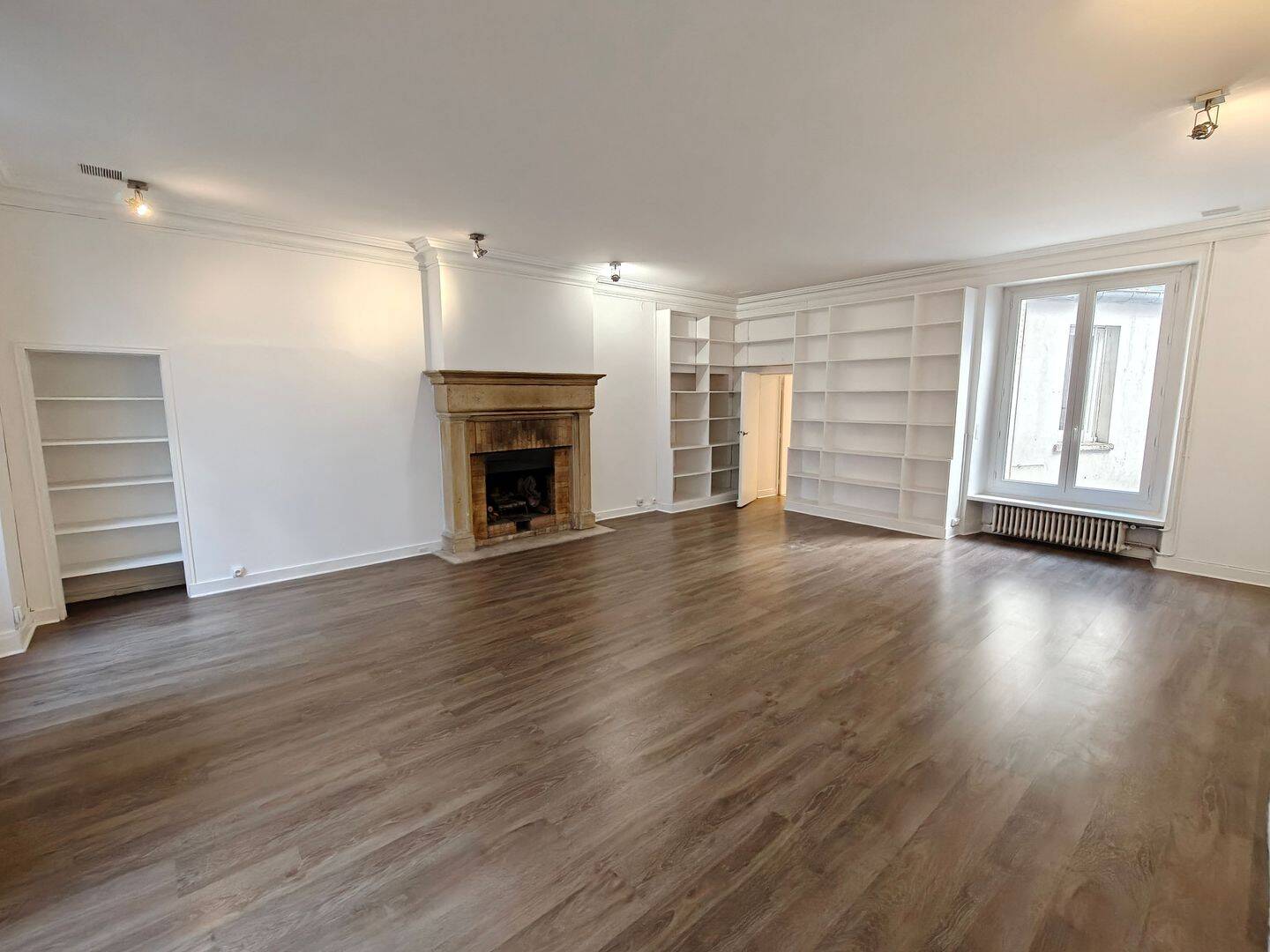 Appartement 2 pièces 73 m² · à Paris 6ème Arrondissement · 73,1 m² · 2 485 €/mois