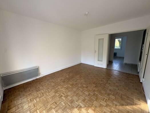 Appartement à louer 612 € 3 pièces 2 chambres 58,8 m² RDC/3 Ruy-Montceau 38300