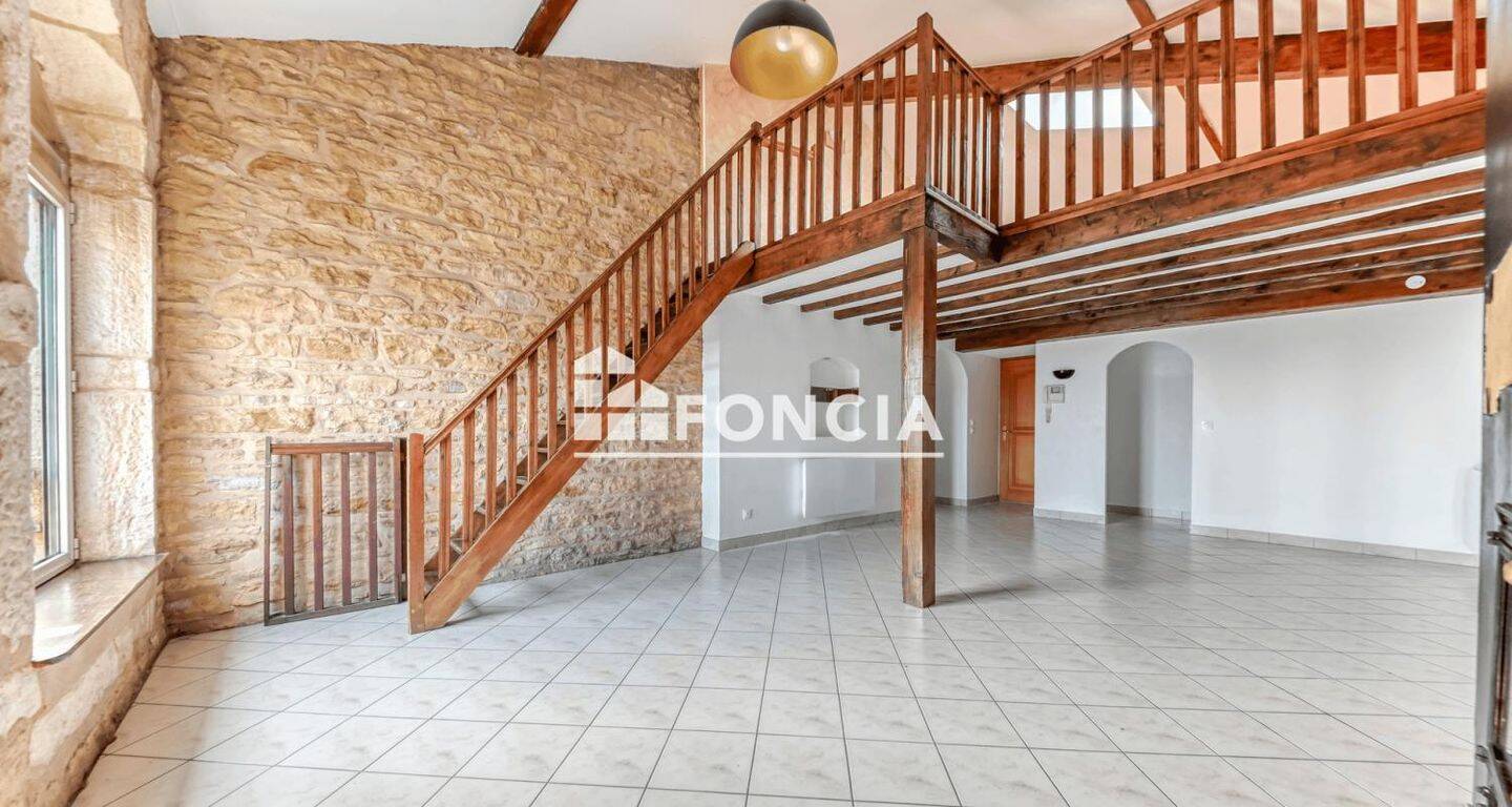 Appartement 3 pièces 132 m² · à Villefranche-sur-Saône · 131,8 m² · 169 000 €