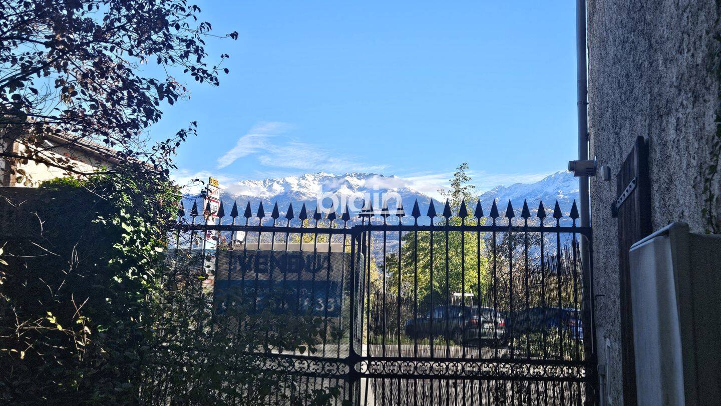 Maison 6 pièces 300 m² · à Bernin · 300 m² · 450 000 €