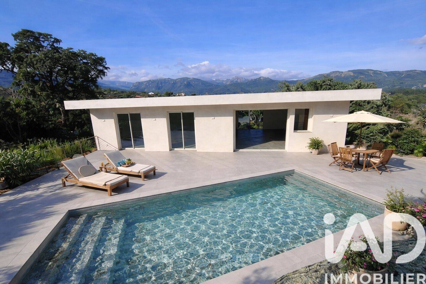 Maison 8 pièces 220 m² · à Zonza · 220 m² · 1 080 000 €