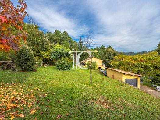 Maison à vendre 295 000 € 4 pièces 3 chambres 95 m² 5 364 m² de terrain Les Vans 07140