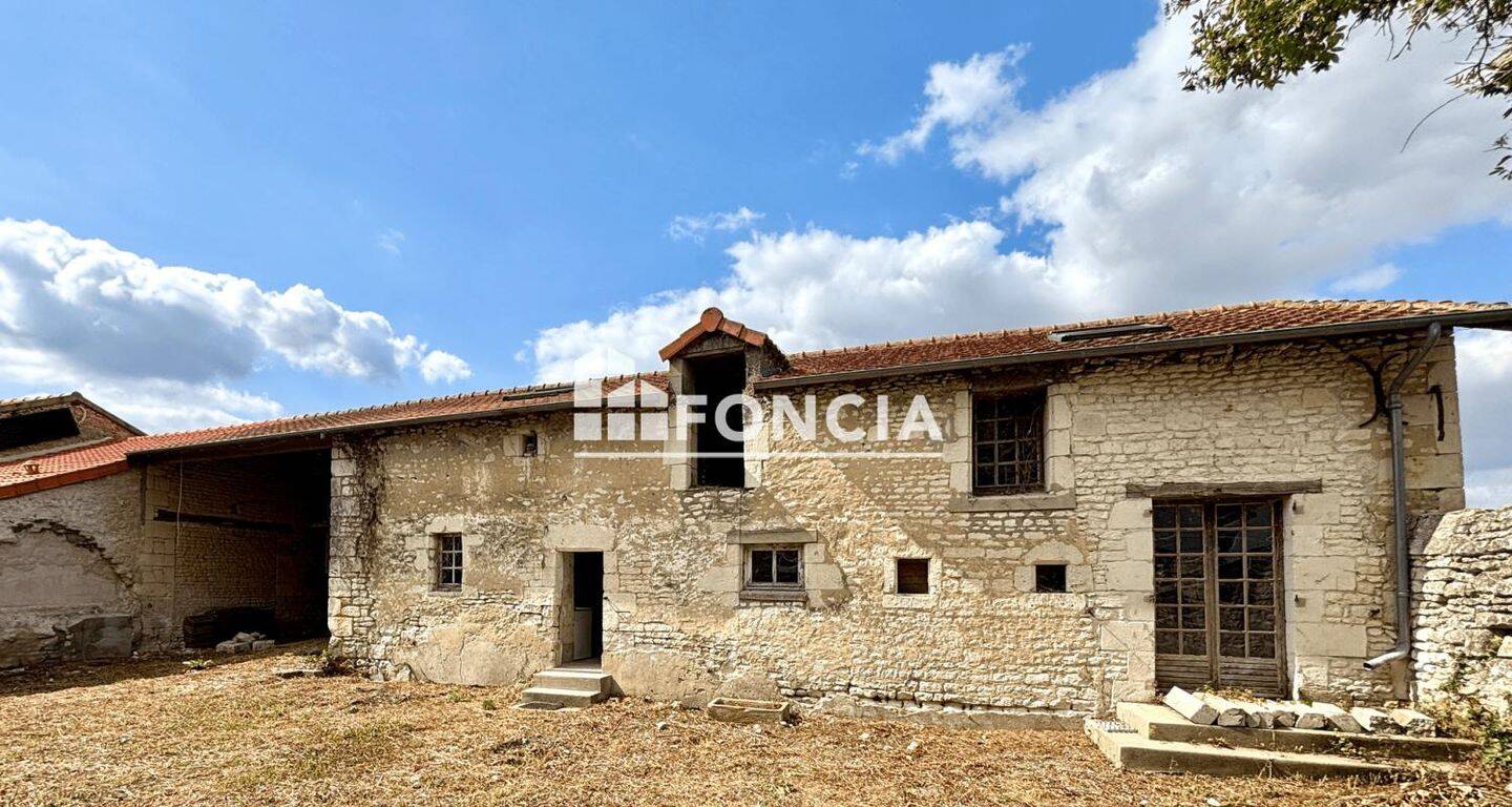 Maison 3 pièces 70 m² · à Sossais · 70 m² · 56 000 €