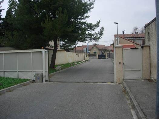 Parking à louer 110 € 16 m² Stuart Nill-Malpeigne Avignon 84000