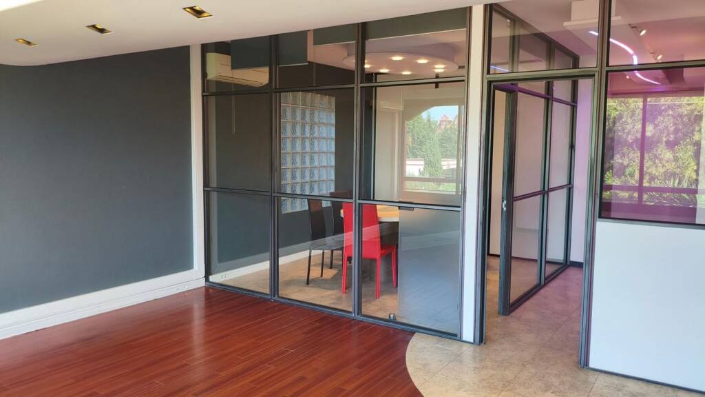 Espace bureau à louer 990 € 46 m² de bureaux Les Pomarels Saint-Laurent-du-Var 06700