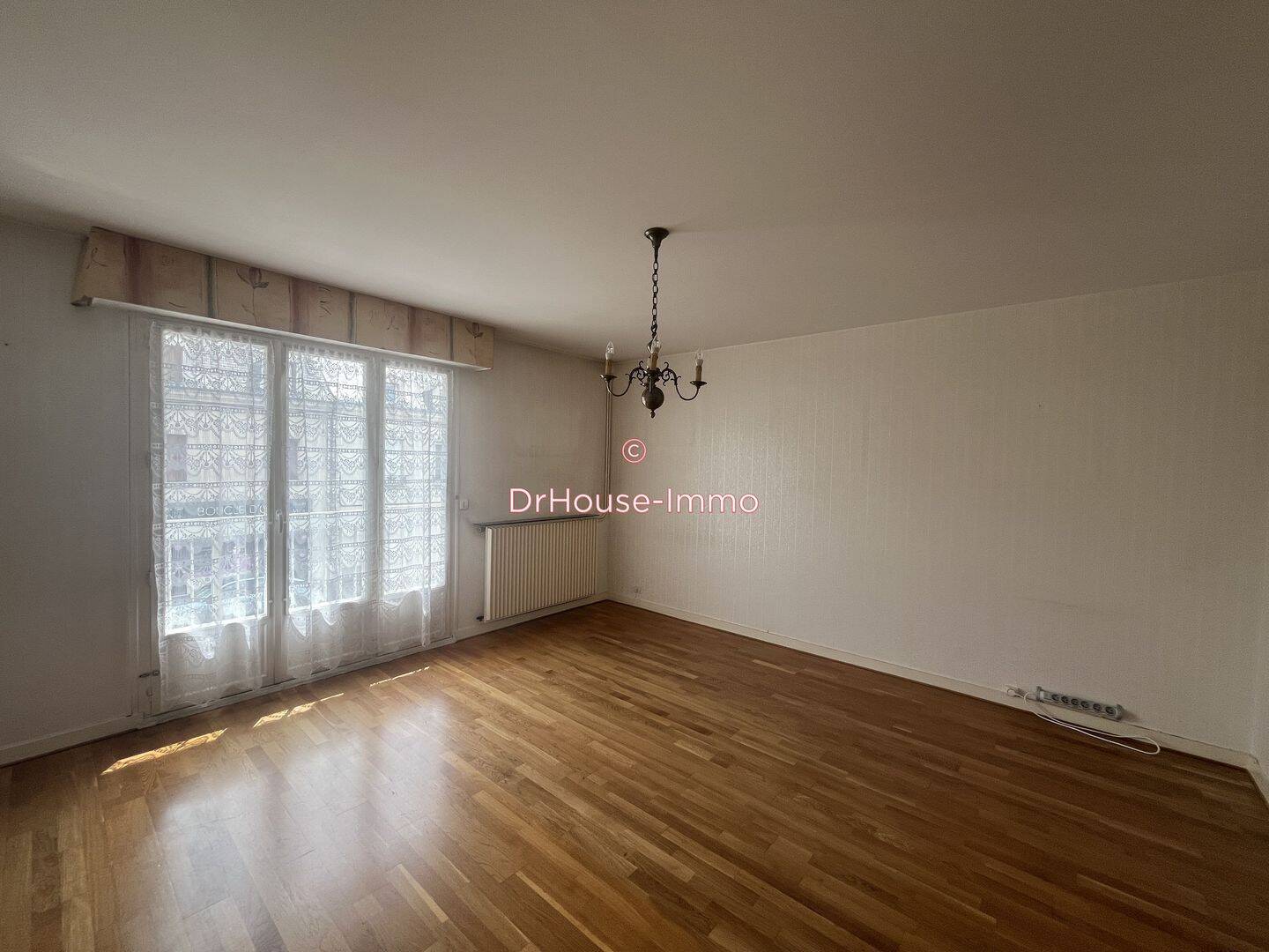 Appartement 3 pièces 73 m² · à Châtellerault · 72,6 m² · 83 400 €