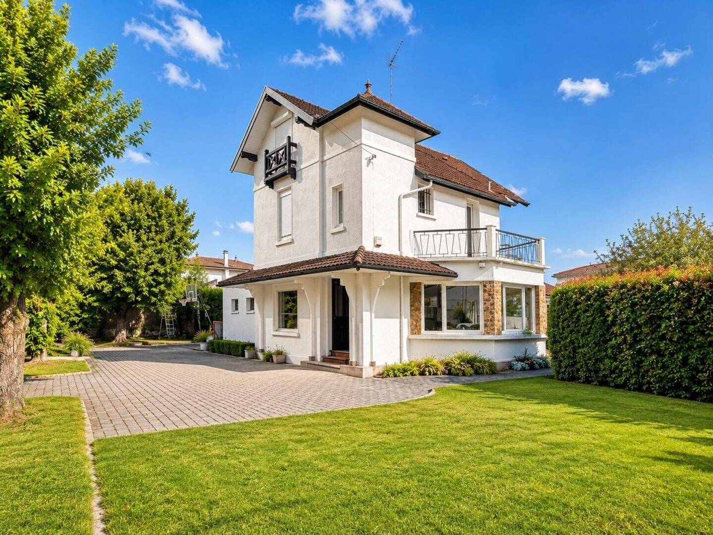 Maison 6 pièces 220 m² · à Charbonnières-les-Bains · 220 m² · 980 000 €