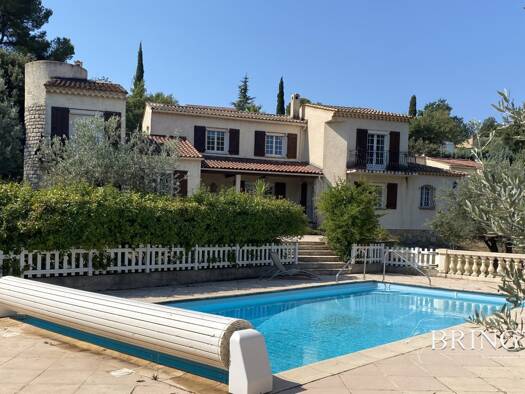 Villa à vendre 548 000 € 9 pièces 6 chambres 181 m² 2 000 m² de terrain Trans-en-Provence 83720
