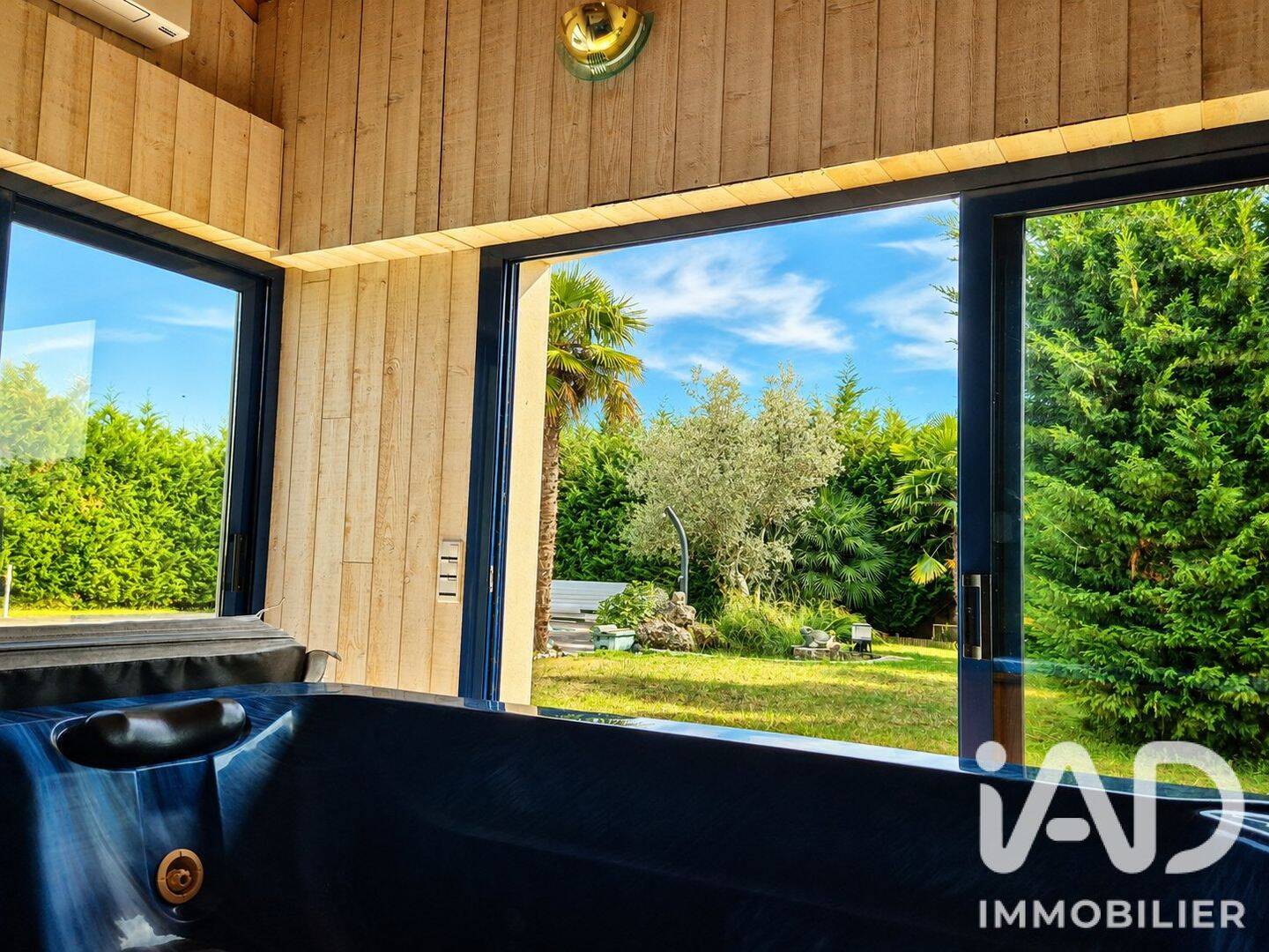 Maison 7 pièces 274 m² · à Saint-Savinien · 274,3 m² · 468 000 €