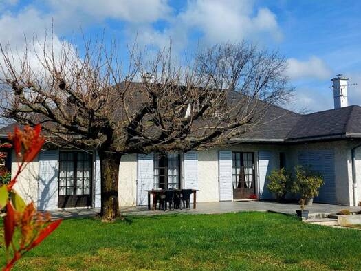 Villa à vendre 950 000 € 8 pièces 6 chambres 188,7 m² 1 196 m² de terrain Centre Champagne-au-Mont-d'Or 69410