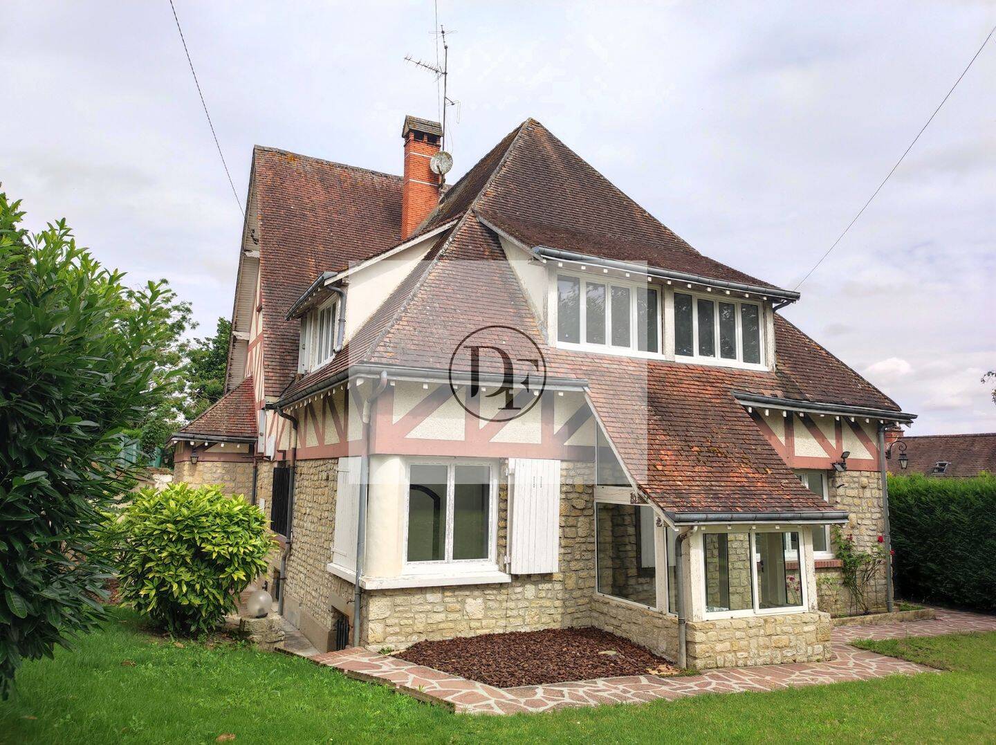 Maison 8 pièces 255 m² · à Pithiviers · 255 m² · 329 900 €