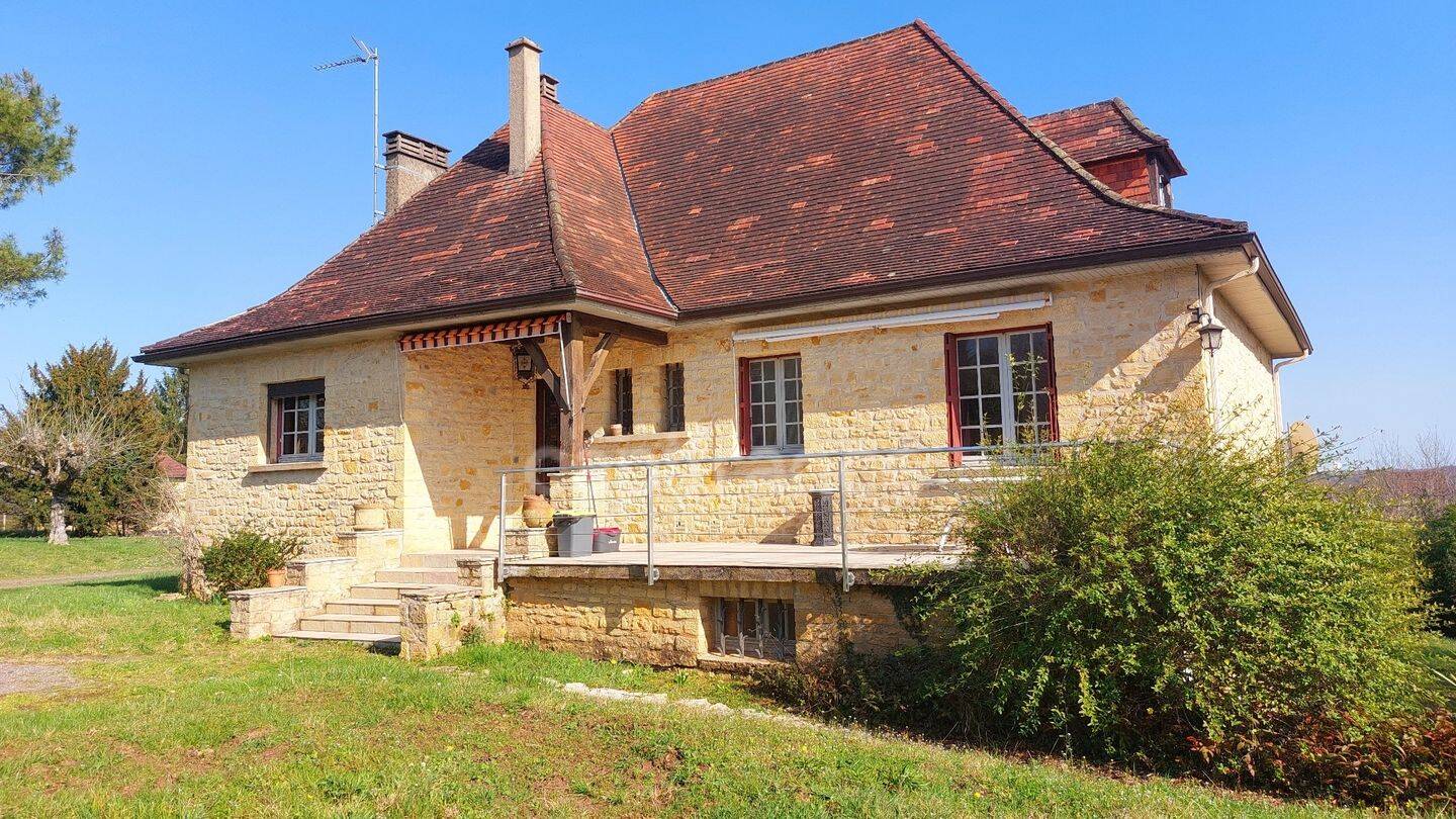 Maison 8 pièces 244 m² · à Pays de Belvès · 244 m² · 290 000 €