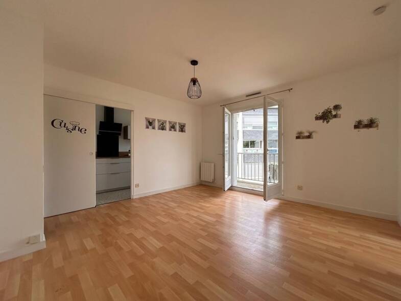 Appartement à louer 687 € 2 pièces 1 chambre 42 m² Est Blois 41000