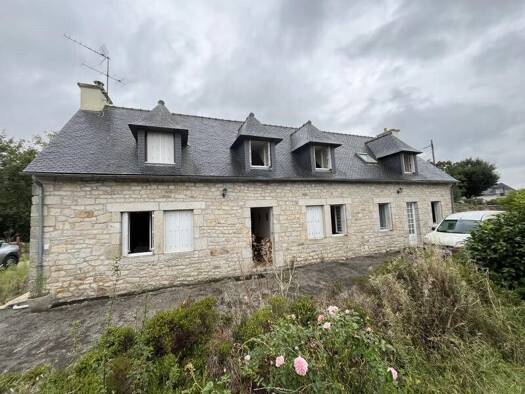 Maison à vendre 213 000 € 5 pièces 4 chambres 170 m² 2 435 m² de terrain Locunolé 29310