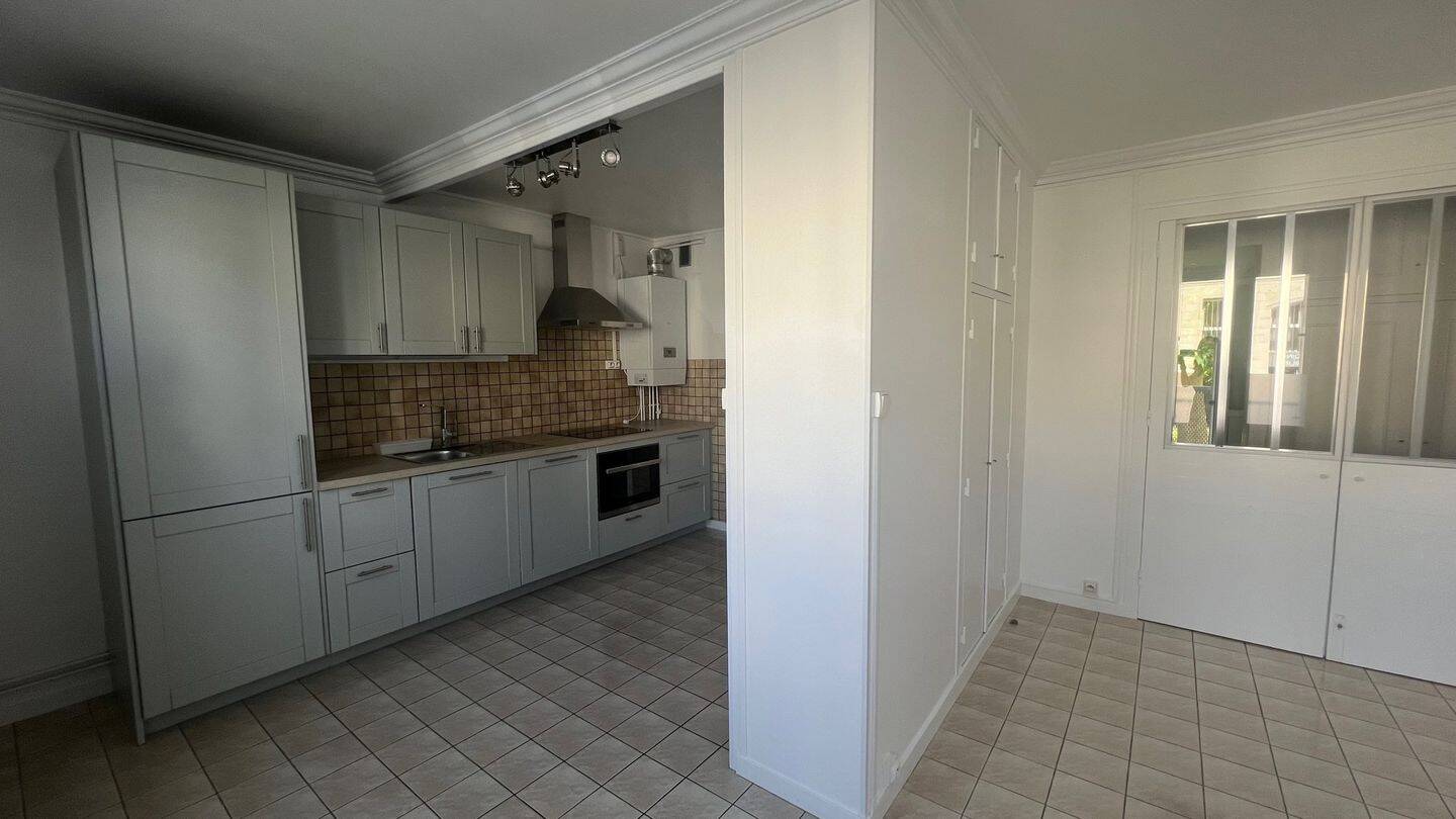 Appartement 3 pièces 55 m² · à Bordeaux · 54,7 m² · 860 €