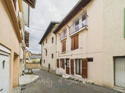 Maison à vendre 219 000 € 3 pièces 2 chambres 104 m² 46 m² de terrain Le Bourg-La Jacquinière-Malossane-Saint Nizier Voreppe 38340